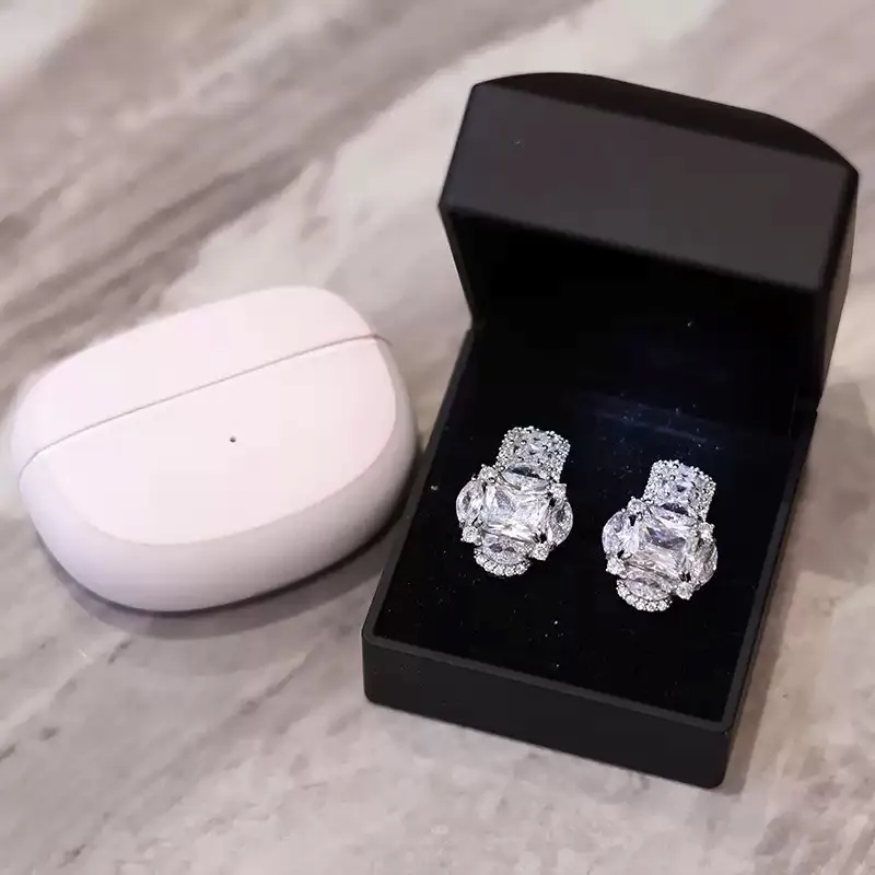 bose earbuds jewelry