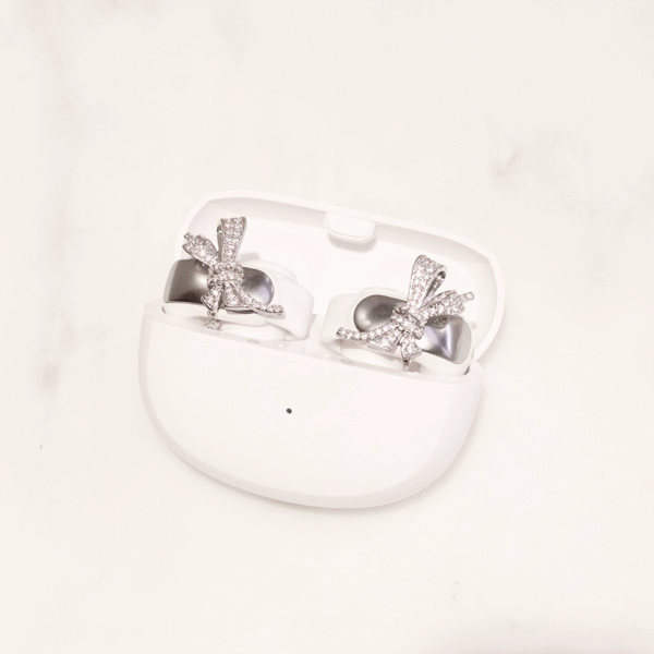 Bose clip on earrings bow design