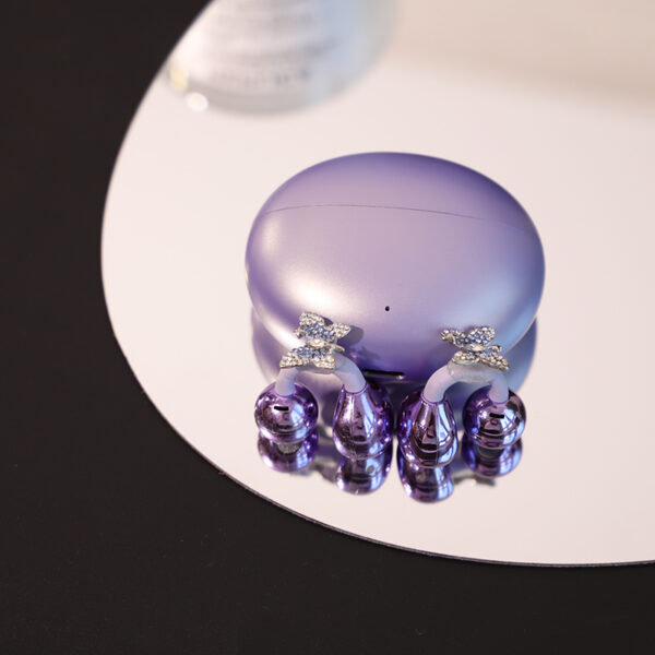 Clip on earbuds jewelry