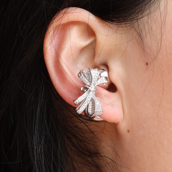 Dazzling Huawei ear cuff headphones