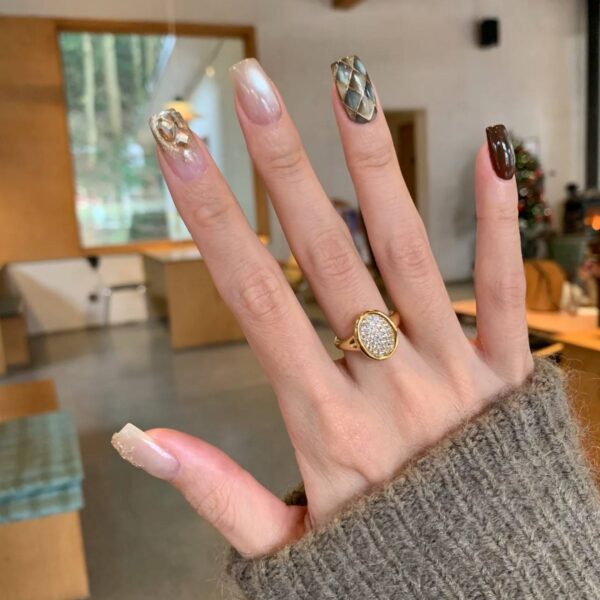 66 gold finger rings