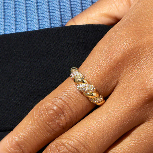 8.3 Wholesale Custom Jewelry Trendy Twisted Gold Plated Ring with Cubic Zirconia Fashion Pave Brass Ring for Women