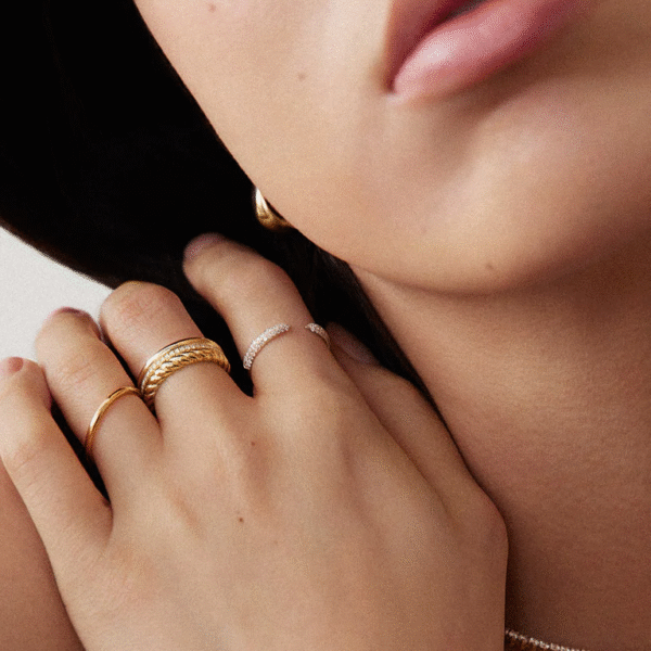 Hot Selling 925 Sterling Silver Fine Ring with Open Design 5A Cubic Zirconia Diamond Impressive Set