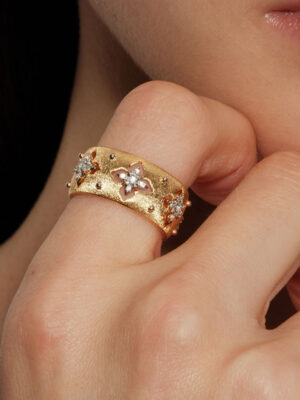 j1 Four Leaf Flower Zircon Ring Gold Plated Vintage Style Brass Stackable Rings for Women Gold Jewelry for Women