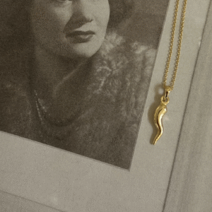 dainty gold necklace for women