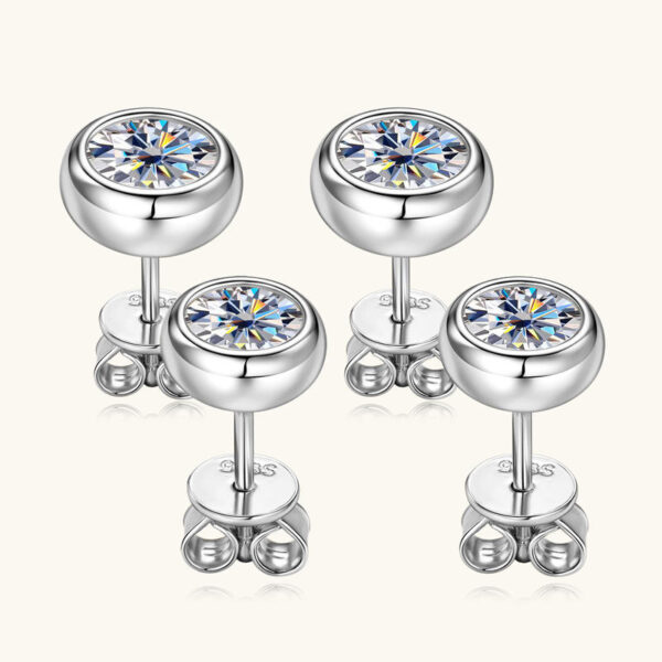 r2 Hot-Selling Moissanite Diamond Stud Hypoallergenic 925 Sterling Silver with 18K Gold Plating Earrings for Women