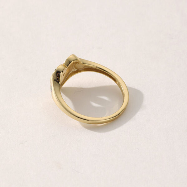 d4 2025 Trendy High Quality Brass Eye Ladies Gold Ring Black Heart Shaped Gold Plated Stackable Rings Christian Style Unique Engagement Rings