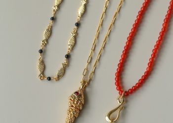 European and American Fashion Vintage Choker Necklace, Delicate Layered Fish Pendant Charm Necklace,Brass Electroplated Neck Chain for Women