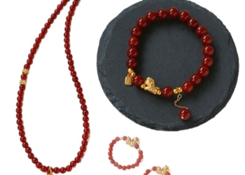 2026 Year of the Fire Horse  Accessory, Gold Horse Charm Jewelry Set for Luck, Red Agate Protection New Year Gifts